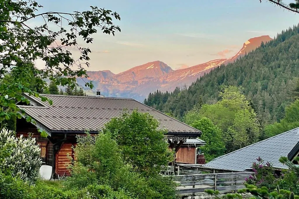 Chalet Family Chalet, Stunning Views & New Hot Tub La Cote d'Arbroz