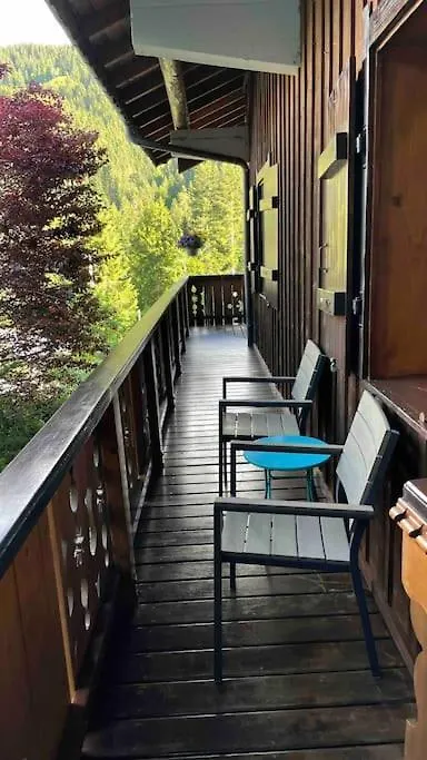 Family Chalet, Stunning Views & New Hot Tub La Cote d'Arbroz