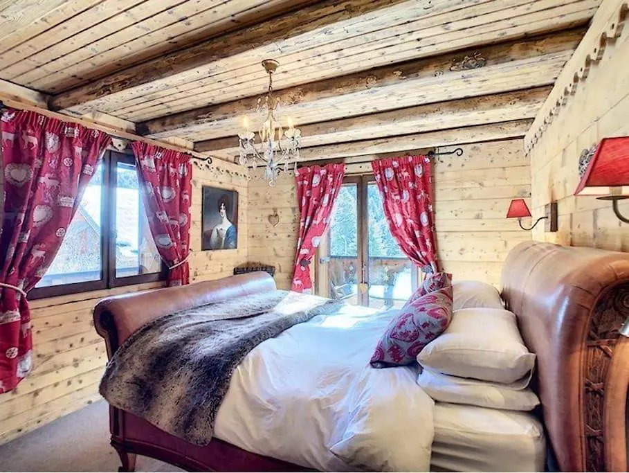 Family Chalet, Stunning Views & New Hot Tub La Cote d'Arbroz Chalet