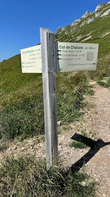Chalet Family Chalet, Stunning Views & New Hot Tub La Cote d'Arbroz