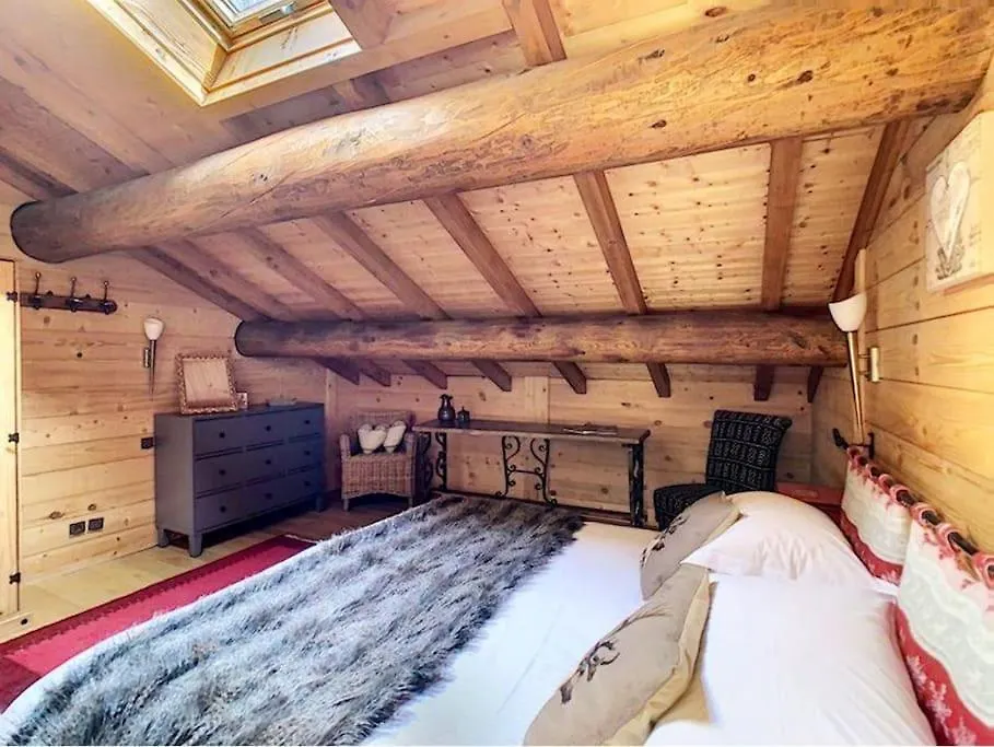 Chalet Family Chalet, Stunning Views & New Hot Tub La Cote d'Arbroz France