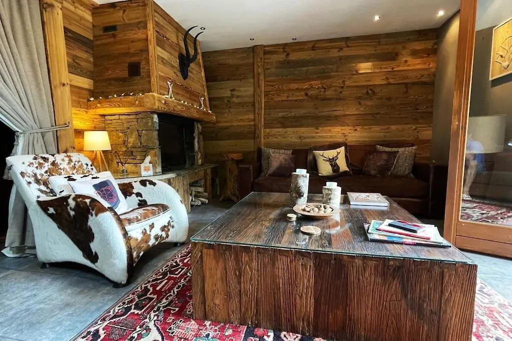 Chalet Family Chalet, Stunning Views & New Hot Tub La Cote d'Arbroz