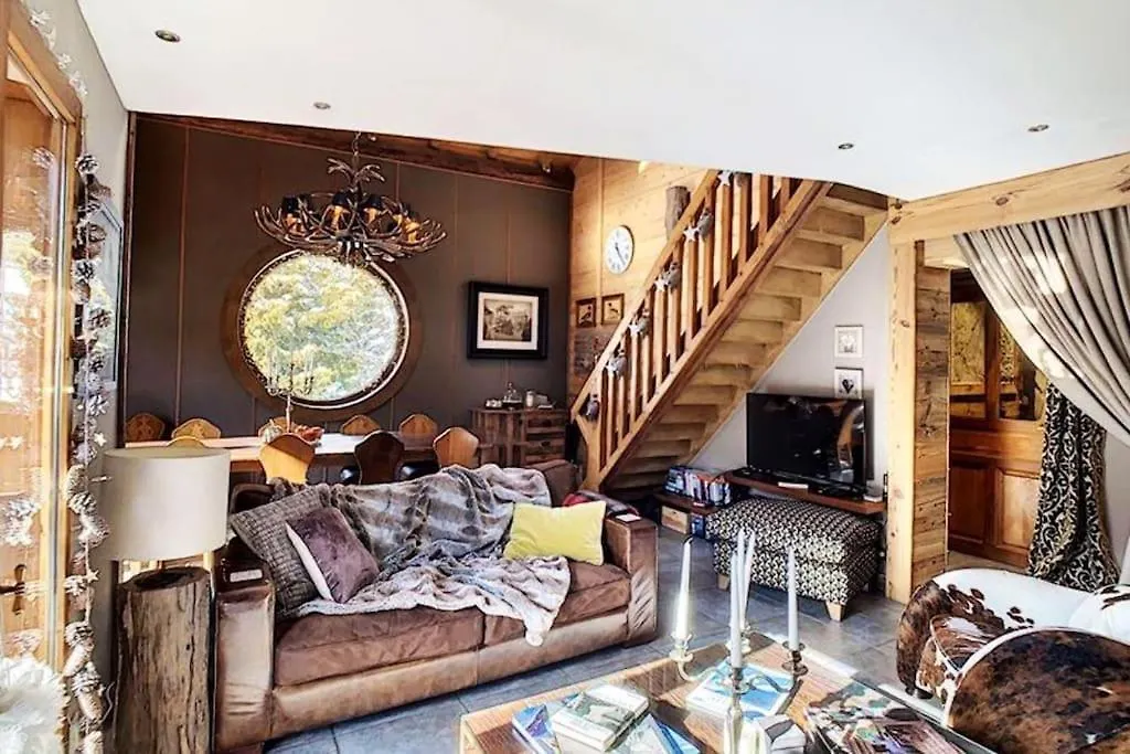 Family Chalet, Stunning Views & New Hot Tub La Cote d'Arbroz Chalet