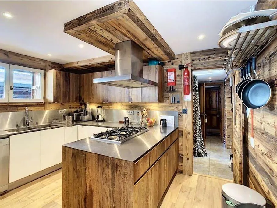 Family Chalet, Stunning Views & New Hot Tub La Cote d'Arbroz 0*,  France