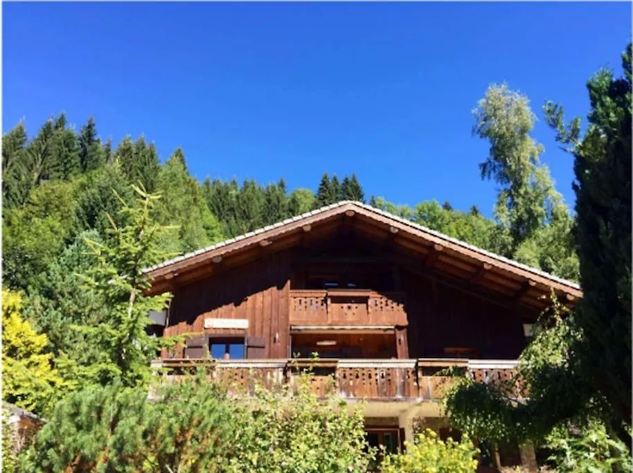 Family Chalet, Stunning Views & New Hot Tub La Cote d'Arbroz